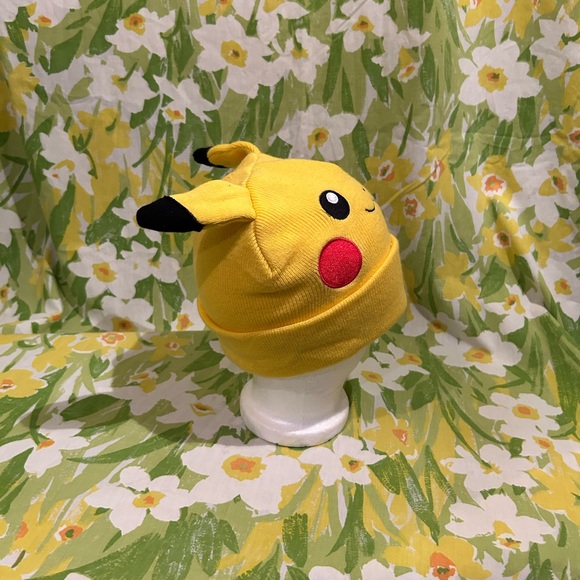 POKEMON PIKA WINKING ONE SIZE FITS ALL BEANIE. - Picture 4 of 8